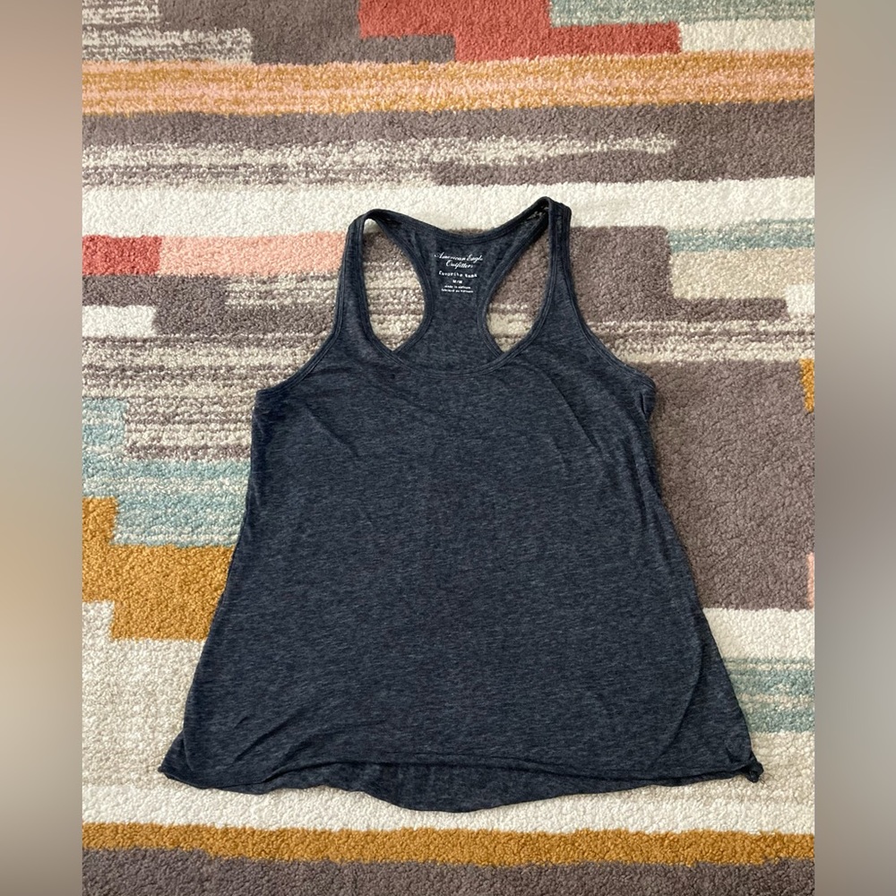 Tank top bundle women’s Sz Medium!!
